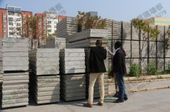 國(guó)外客戶(hù)到博悅佳工廠實(shí)地考_輕質(zhì)隔墻板生產(chǎn)線設(shè)備_輕質(zhì)隔墻板設(shè)備-湖北博悅佳實(shí)業(yè)有限公司